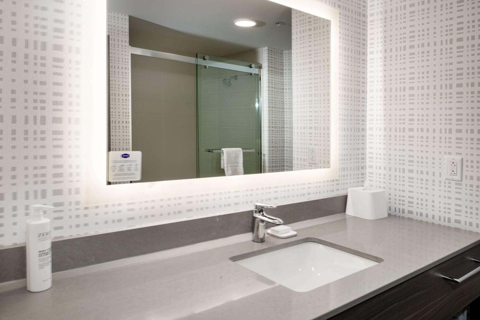 Hampton Inn By Hilton St Louis Airport Woodson Terrace Buitenkant foto