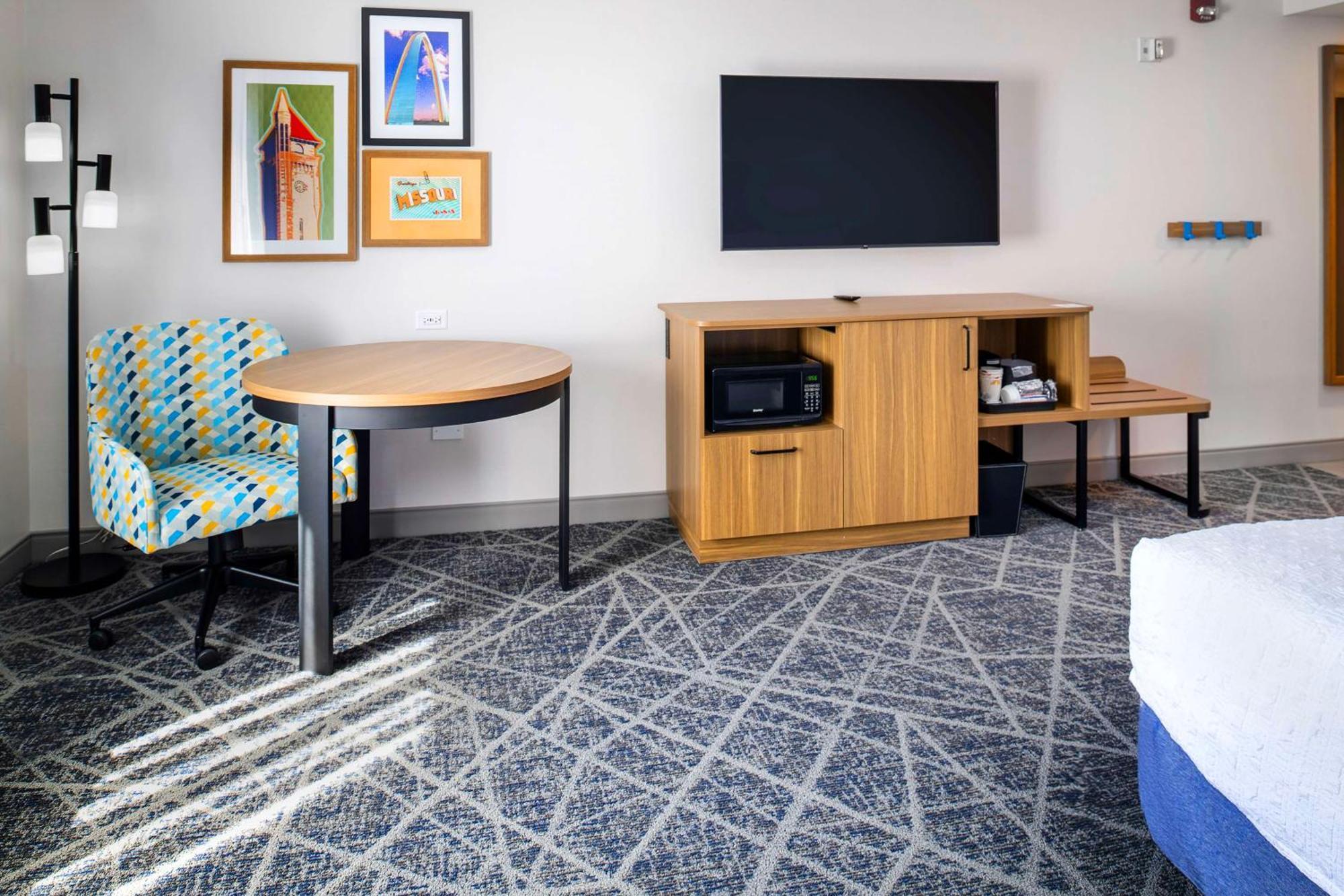 Hampton Inn By Hilton St Louis Airport Woodson Terrace Buitenkant foto